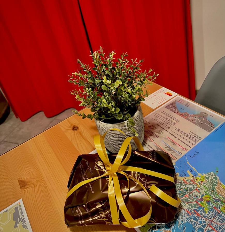 Appartamento Punto Feliz Holiday House Napoli Esterno foto