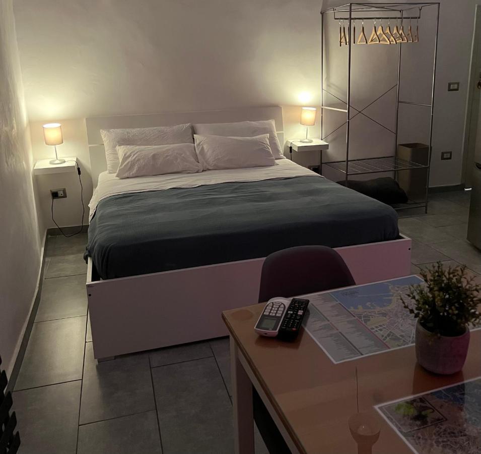 Appartamento Punto Feliz Holiday House Napoli Esterno foto
